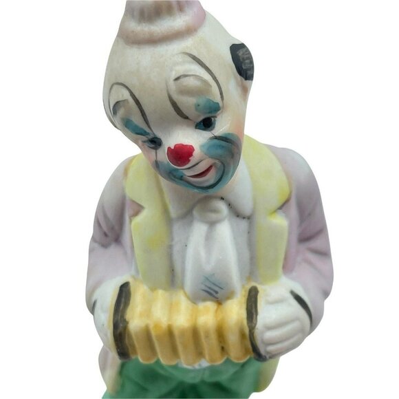 Vintage Flambro Clown Figurine  Ceramic With Accordion - Picture 1 of 8